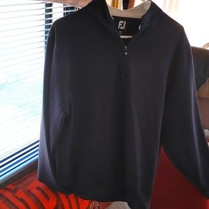Size M 1/4 zip pullover FJ
